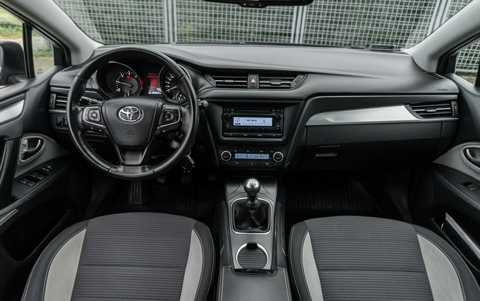 Toyota Avensis cena 46700 przebieg: 260000, rok produkcji 2016 z Radzymin małe 407